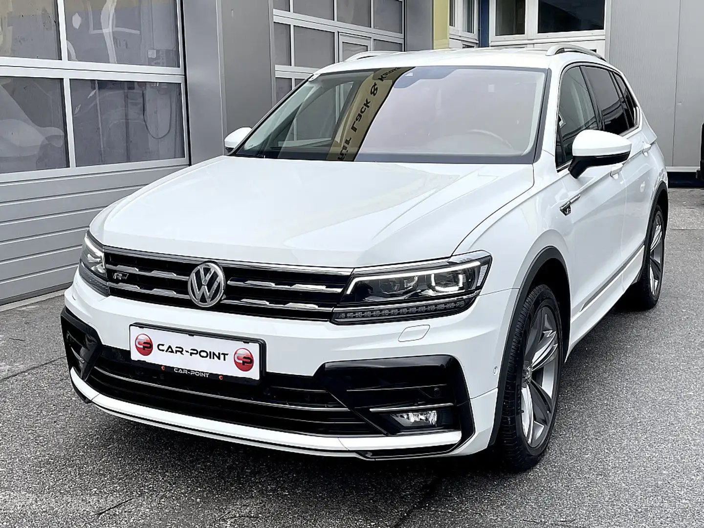 Volkswagen Tiguan Allspace 2,0 TDI Allspace Highline DSG *R-Line* Weiß - 1