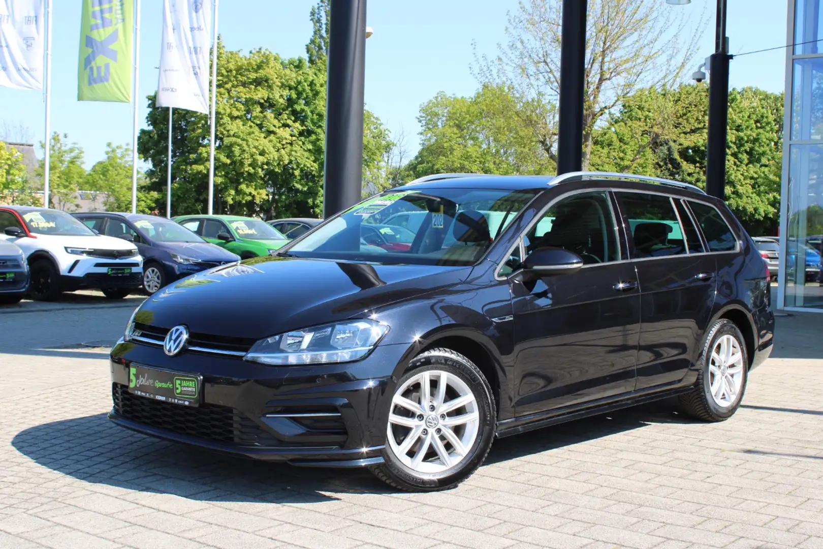 Volkswagen Golf Variant Golf VII Variant 2.0 TDI BMT COMFORTLINE R-Line Ex Zwart - 2