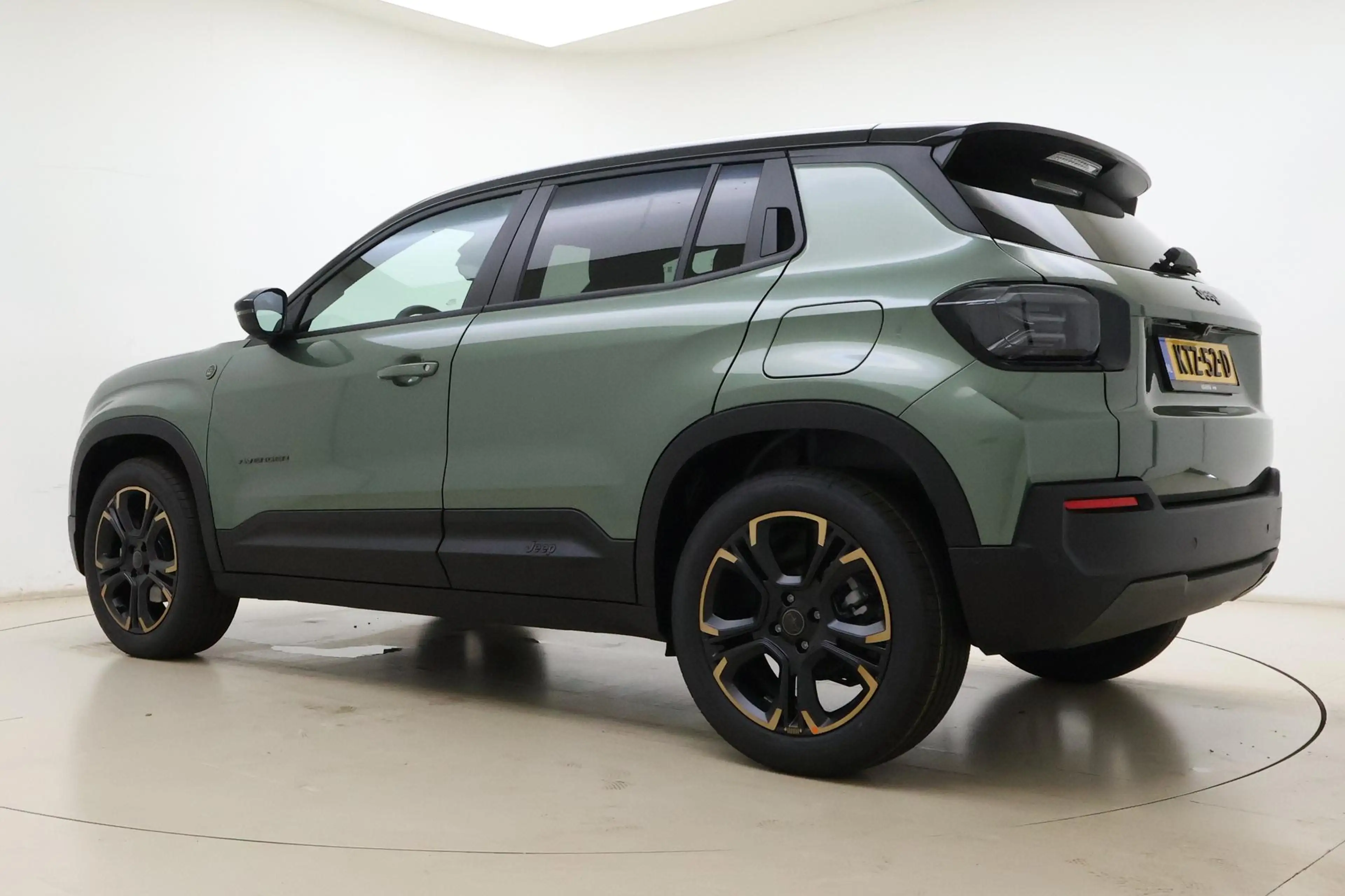 Jeep Avenger e-Hybrid 85th Anniversary | Limited editie | Facel — photo 12