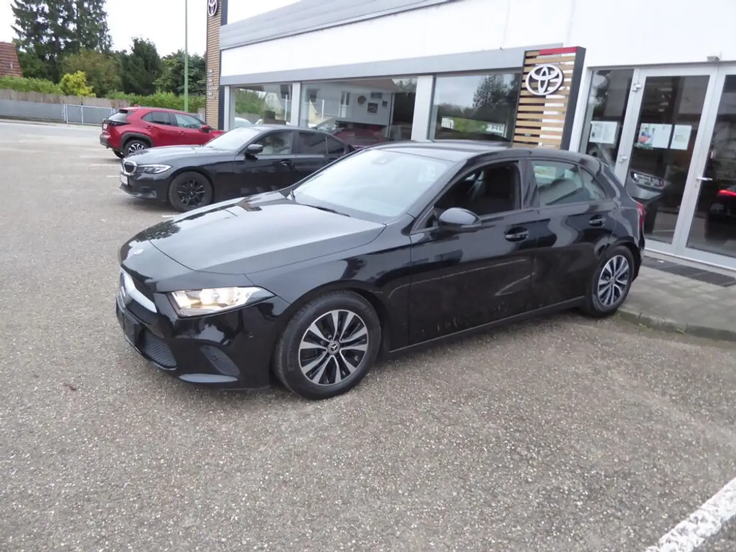 Mercedes-Benz A 160 *NAVI*KAMERA*SHZ* Schwarz - 2