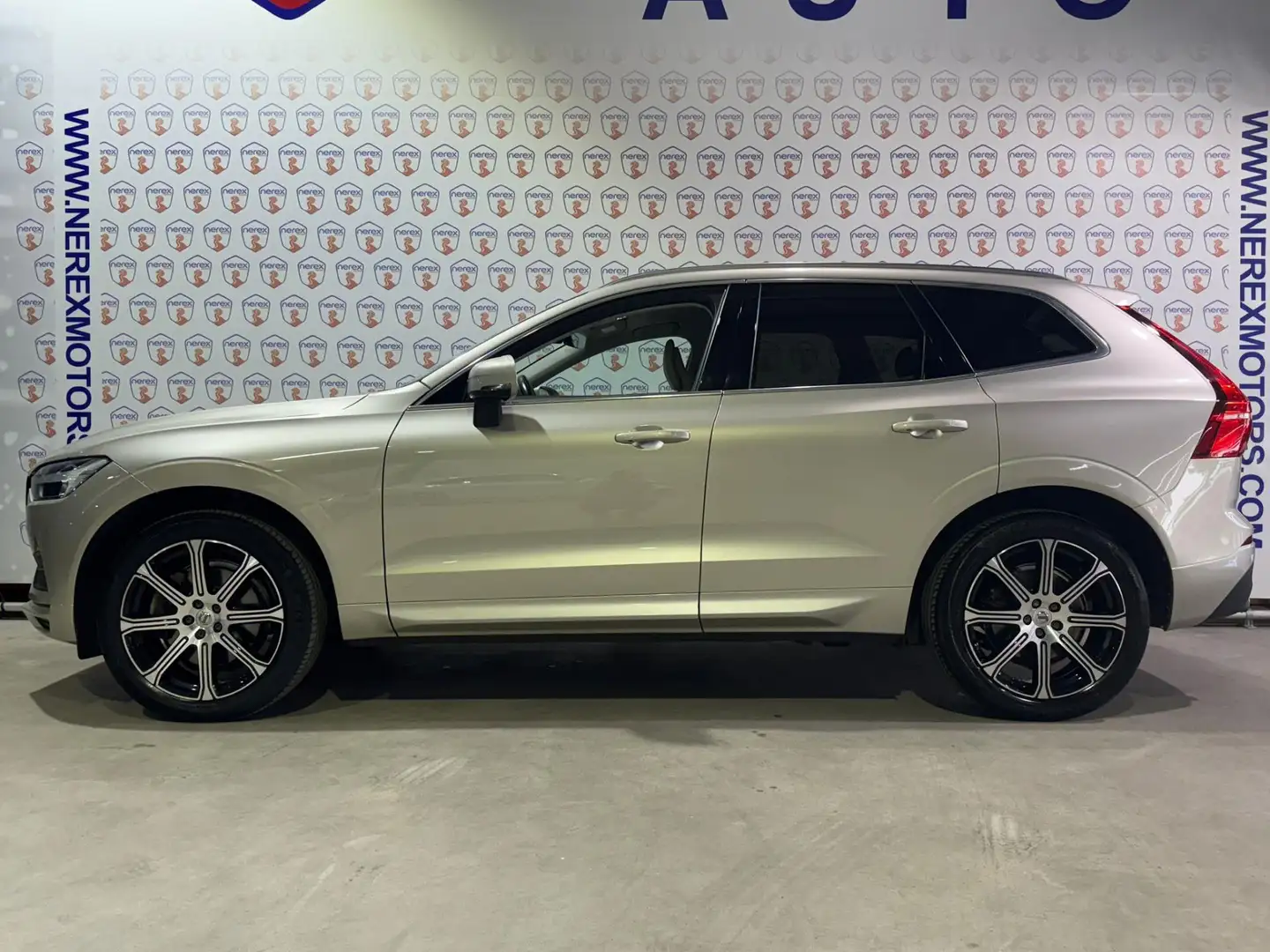 Volvo XC60 2.0 T5 Momentum | Pano | Camera | Dodehoek | ACC | Bruin - 2