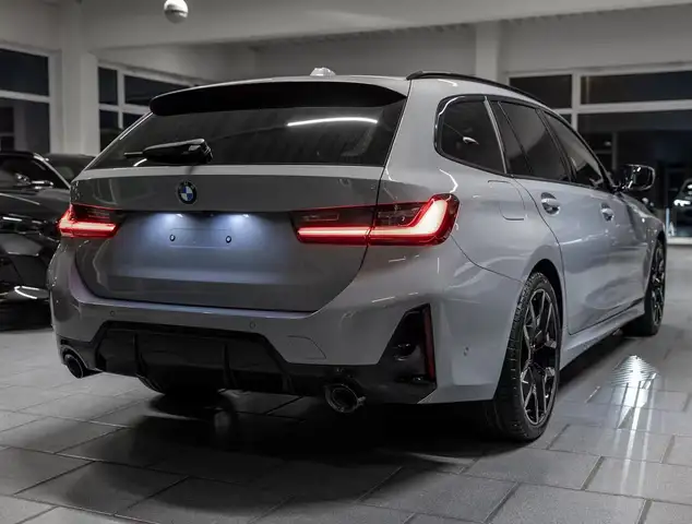 BMW 3 Series view 12