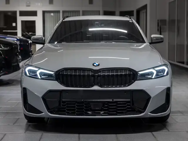 BMW 3 Series view 5