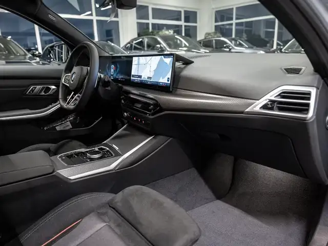 BMW 3 Series view 11