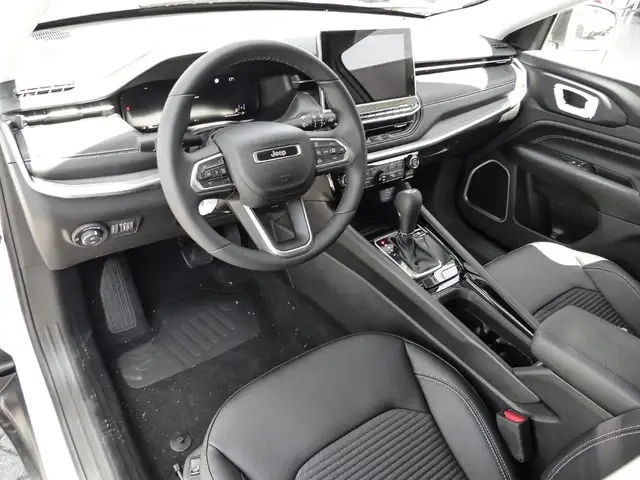 Jeep Compass view 5