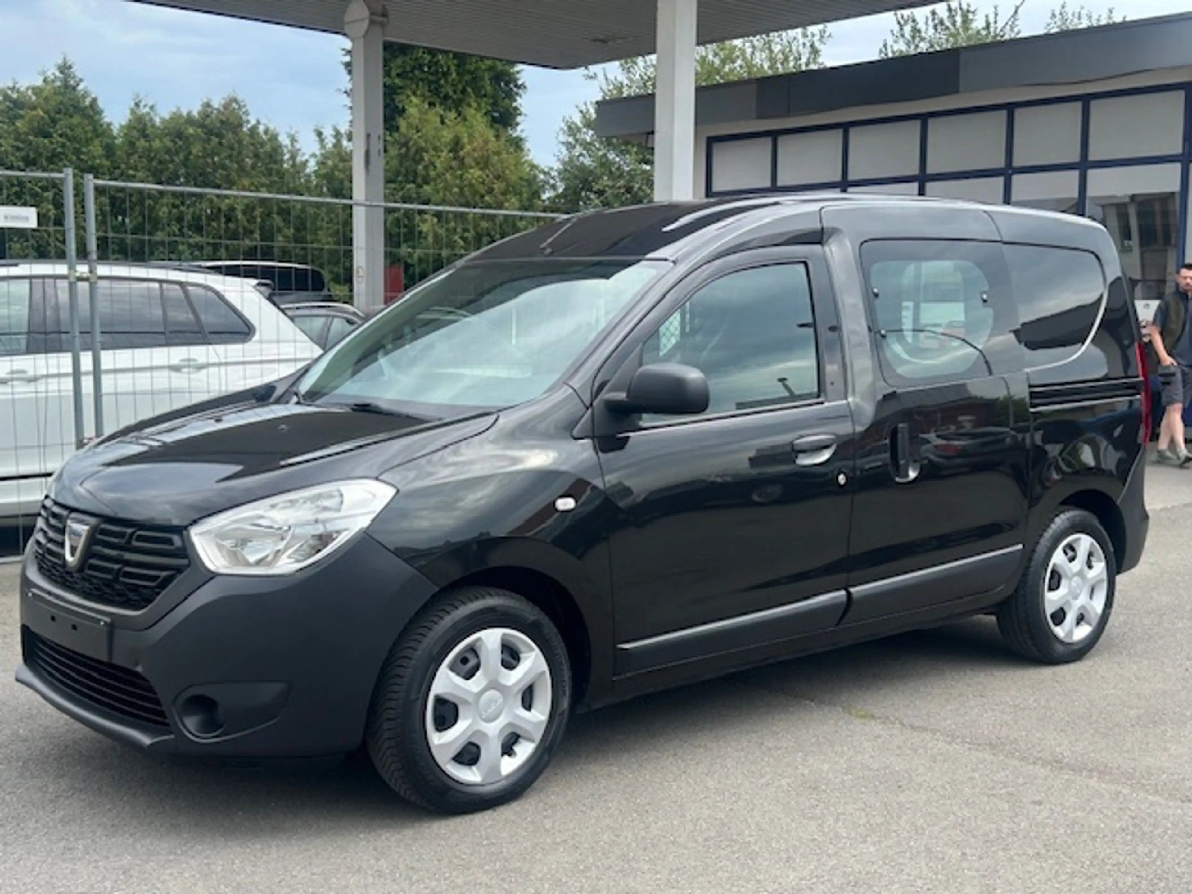 Dacia Dokker 1.3 TCe Work Edition  S/S (EU6.2) verlengde versie, L+R schuifdeuren , navigatie, airco,... ZEER PROPER