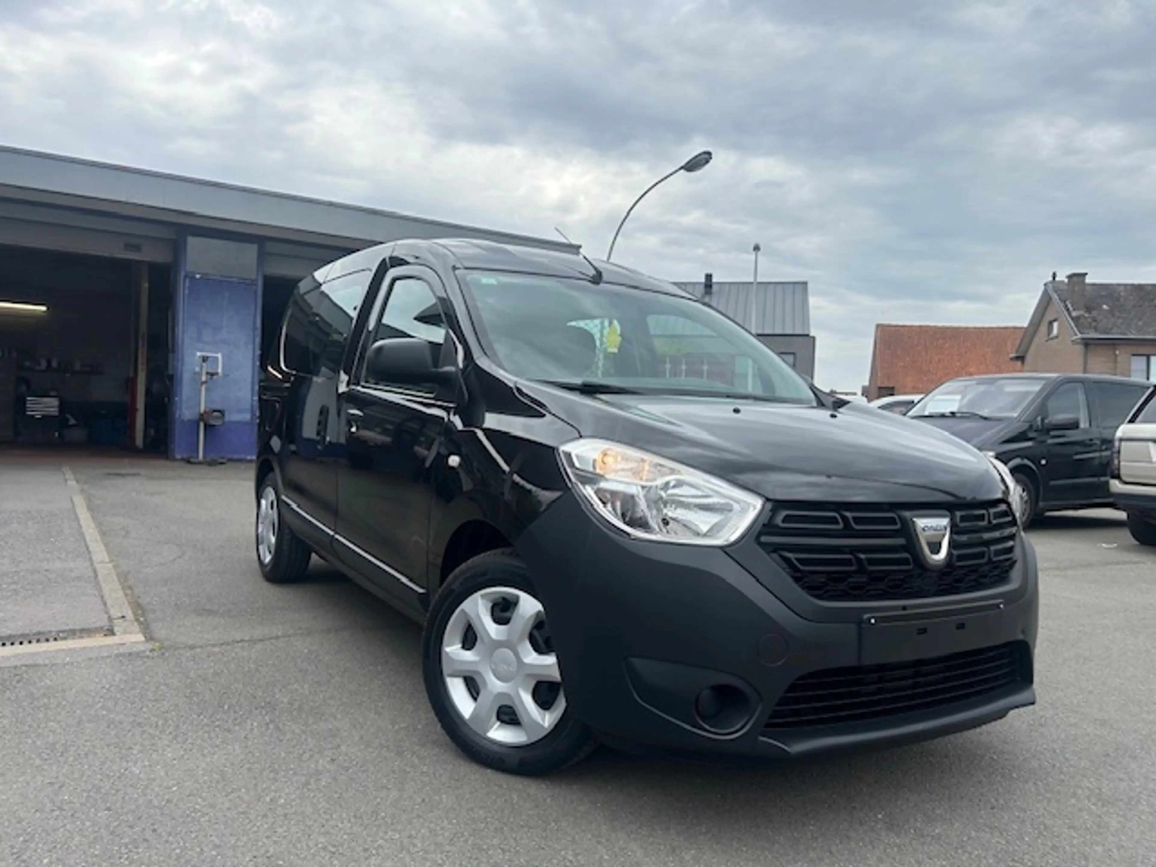 Dacia Dokker 1.3 TCe Work Edition  S/S (EU6.2) verlengde versie, L+R schuifdeuren , navigatie, airco,... ZEER PROPER — photo 7