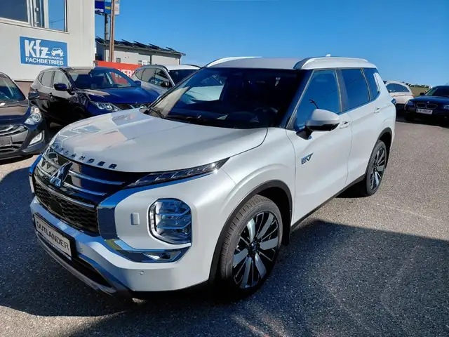 Mitsubishi Outlander PHEV 2,4 4WD Intense AT