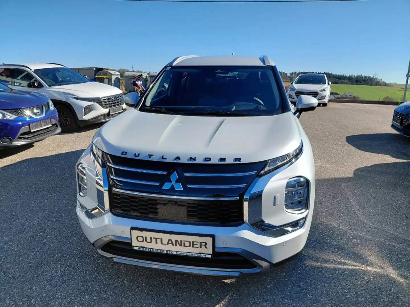 Mitsubishi Outlander PHEV 2,4 4WD Intense AT Weiß - 2