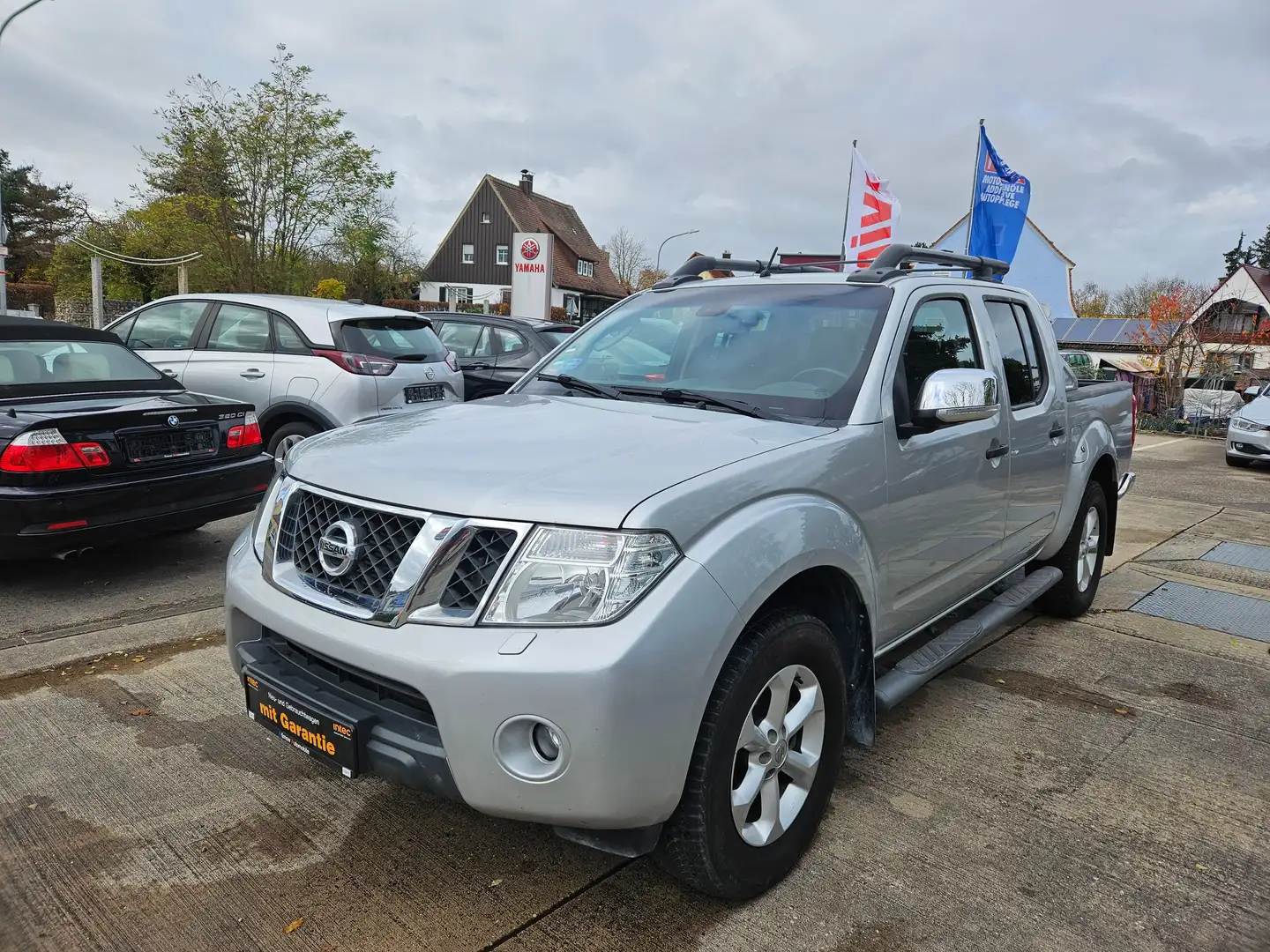 Nissan Navara Double Cab LE 4X4 Grau - 1