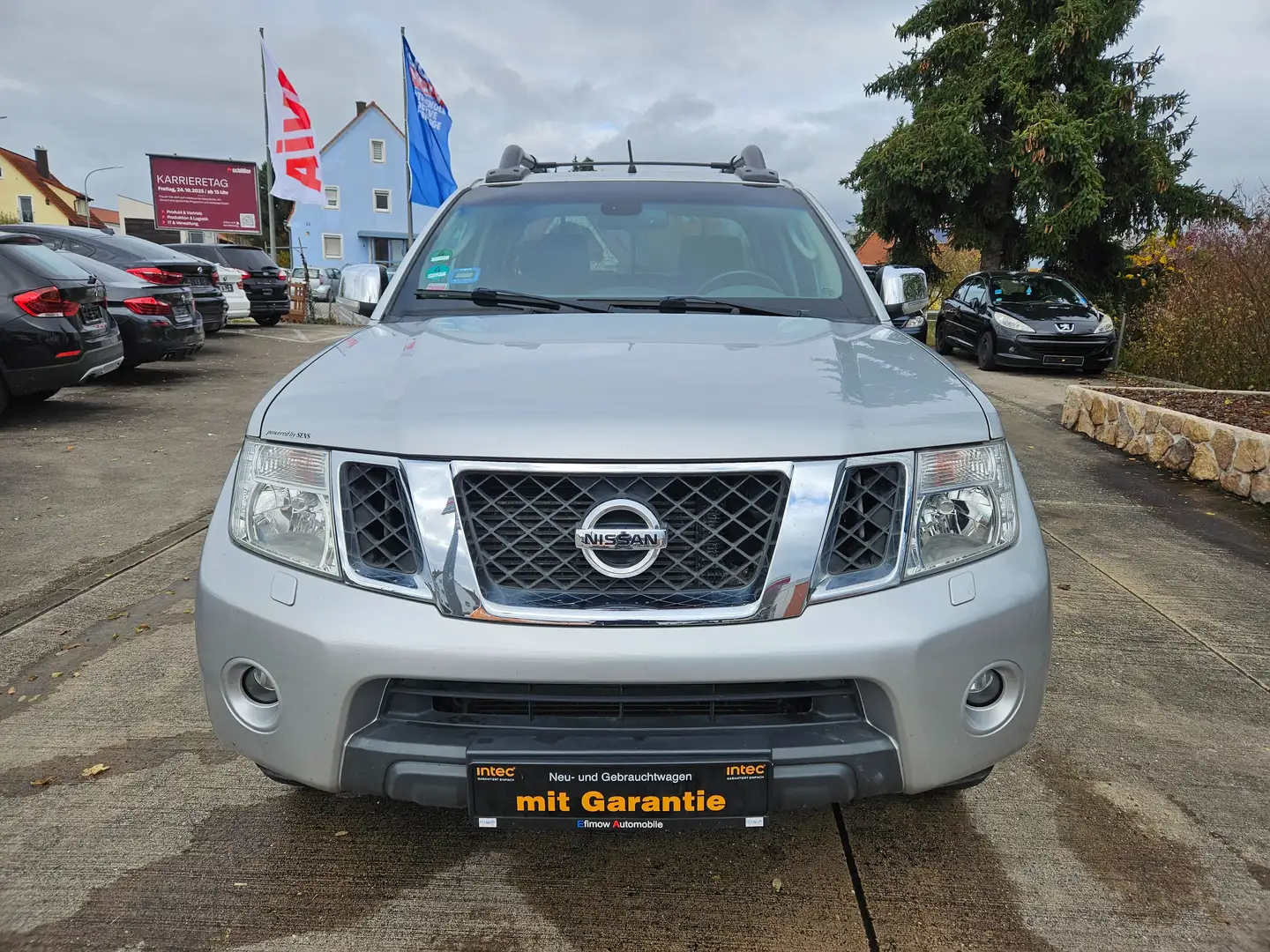 Nissan Navara Double Cab LE 4X4 Grau - 2