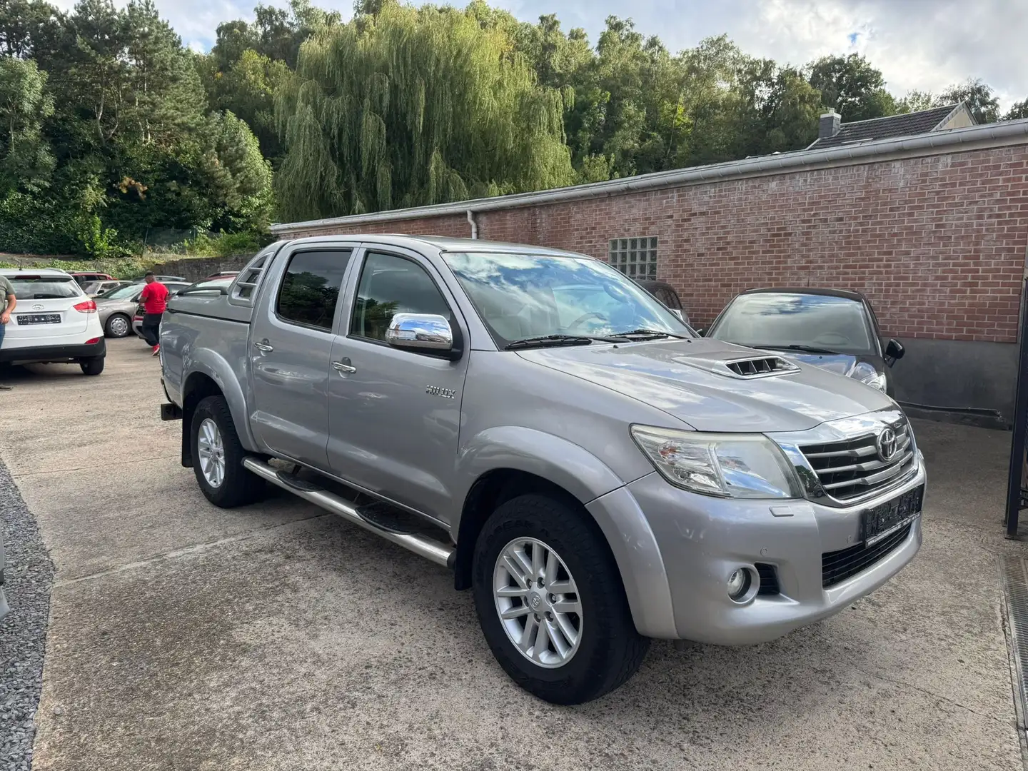 Toyota Hilux 2.5 D-4D 4WD boite automatique Gris - 1