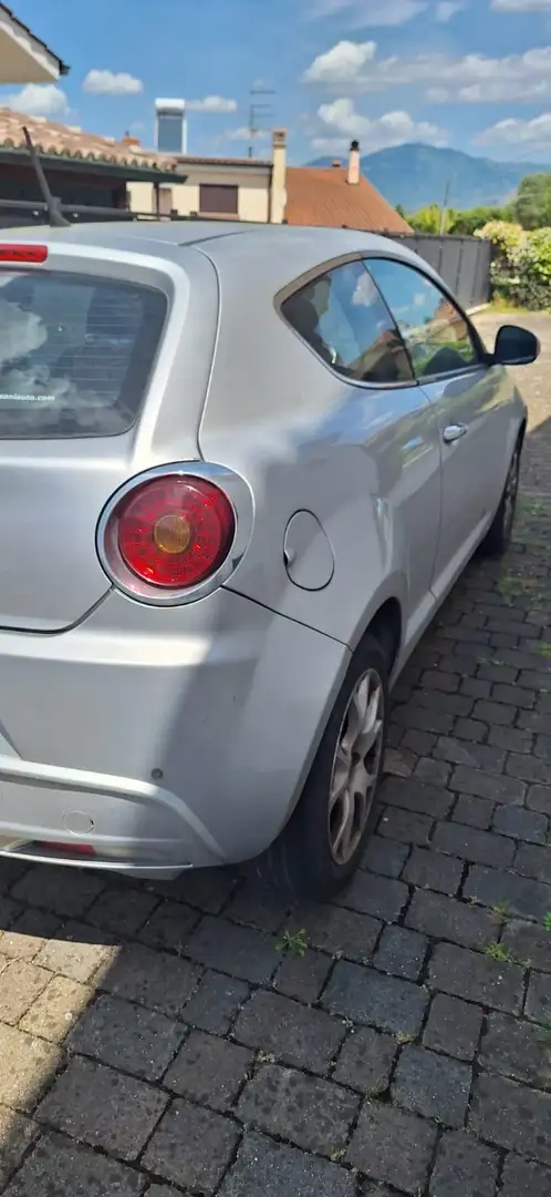 Alfa Romeo MiTo MiTo 1.3 jtdm Distinctive Sport Pack 90cv Šedá - 2