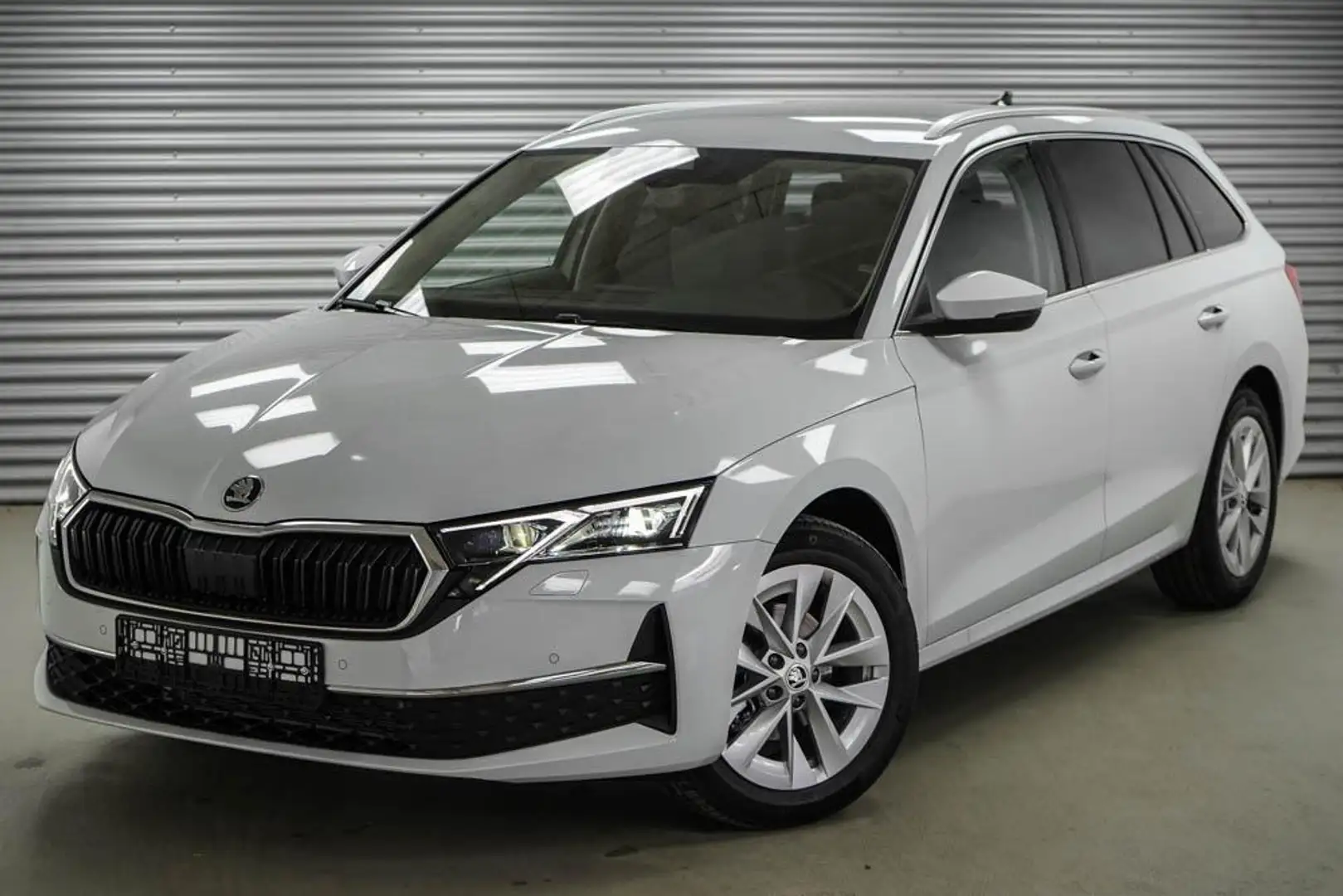 Skoda Octavia Kombi Facelift 1,5 eTSI DSG Select -Navigation Blanc - 1