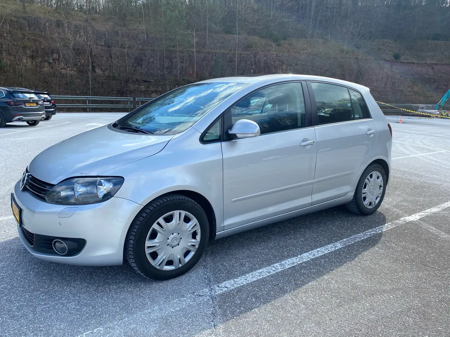 Volkswagen Golf Plus 2.0 TDI DPF HIGHLINE Argent - 1