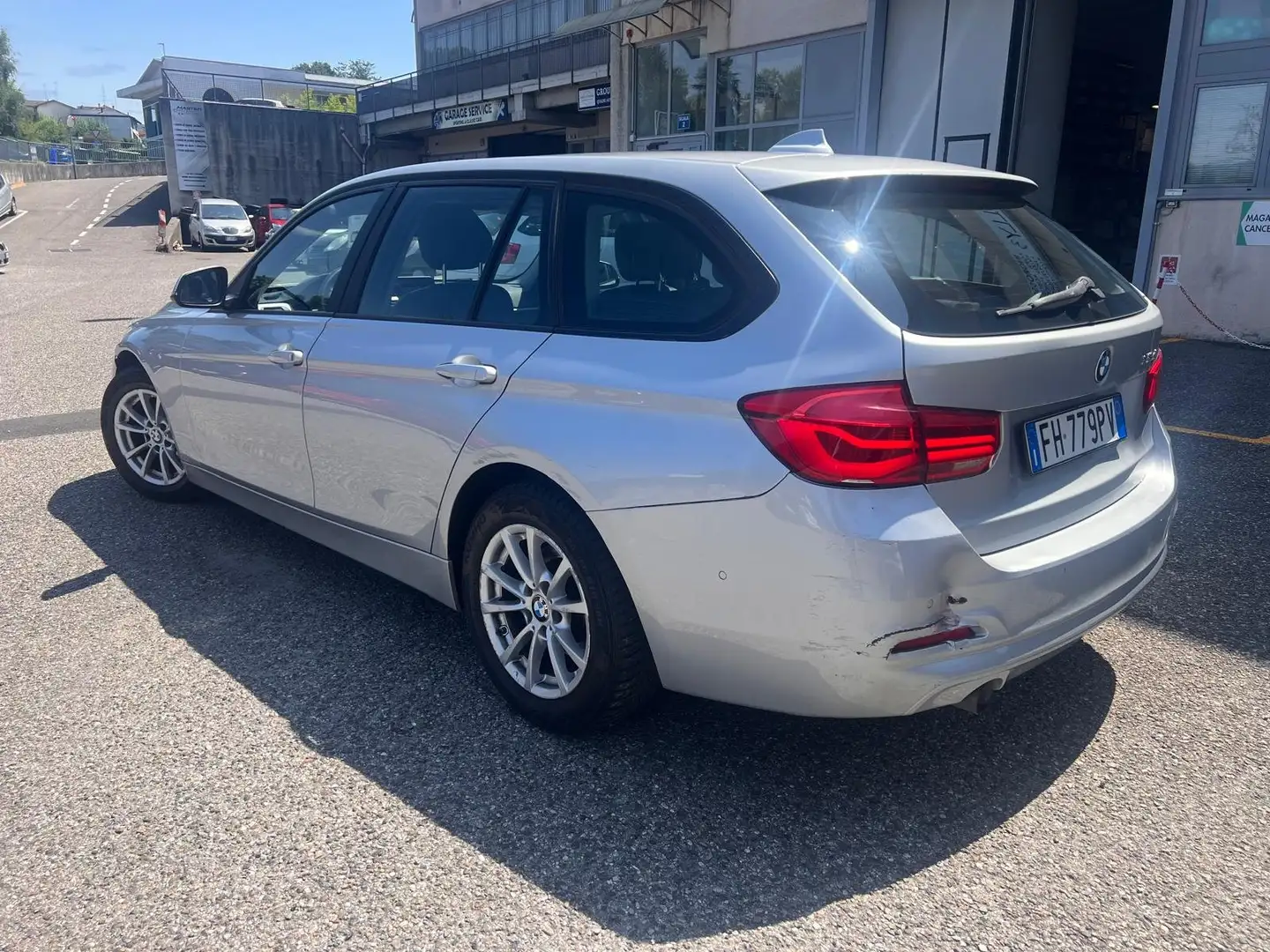 BMW 318 Serie 3 F31 2015 Touring 318d Touring auto Argent - 2