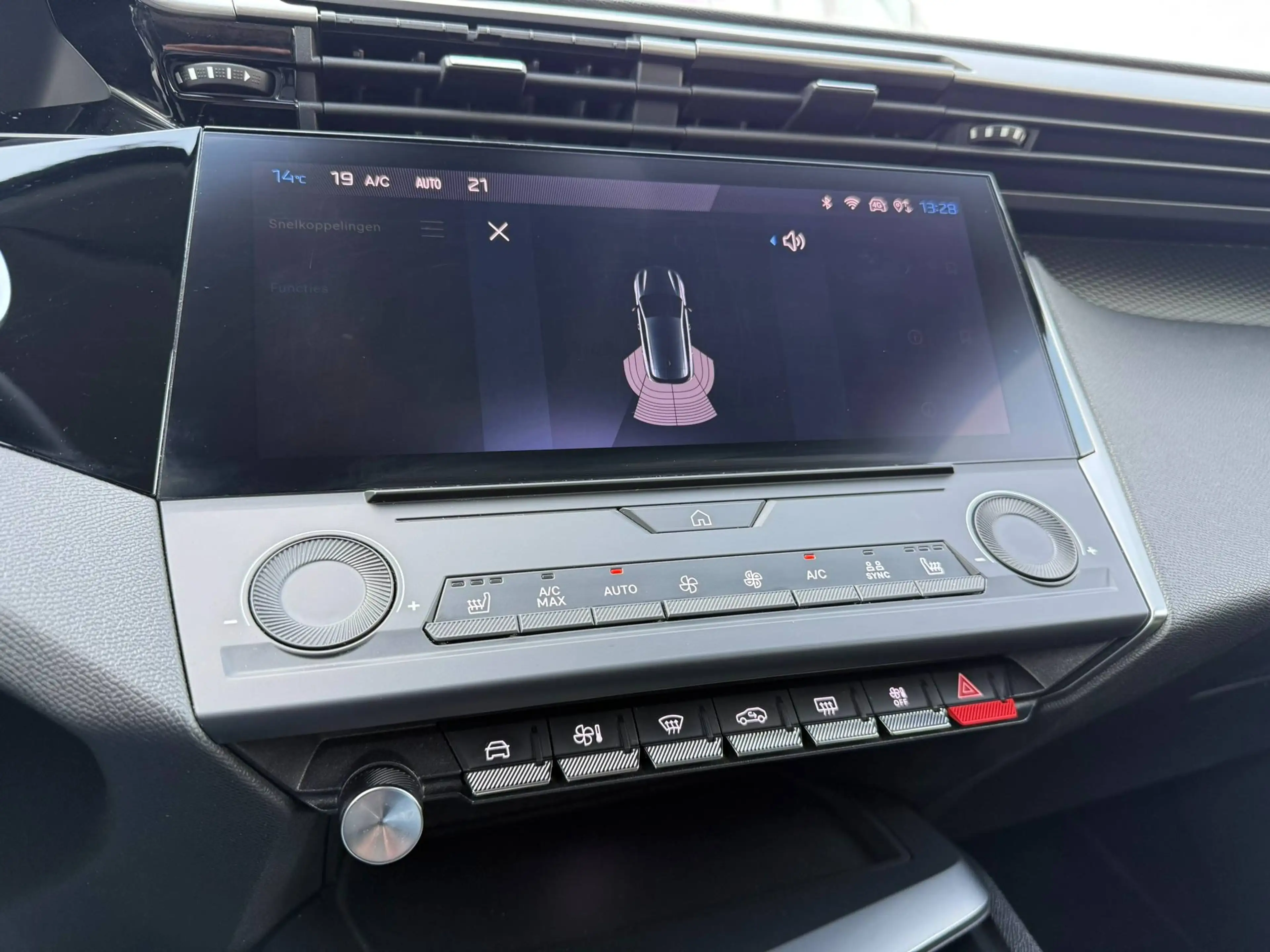 Peugeot 308 AUTOMAAT / CARPLAY / SENSOREN / NAVI /AIRCO / — photo 30