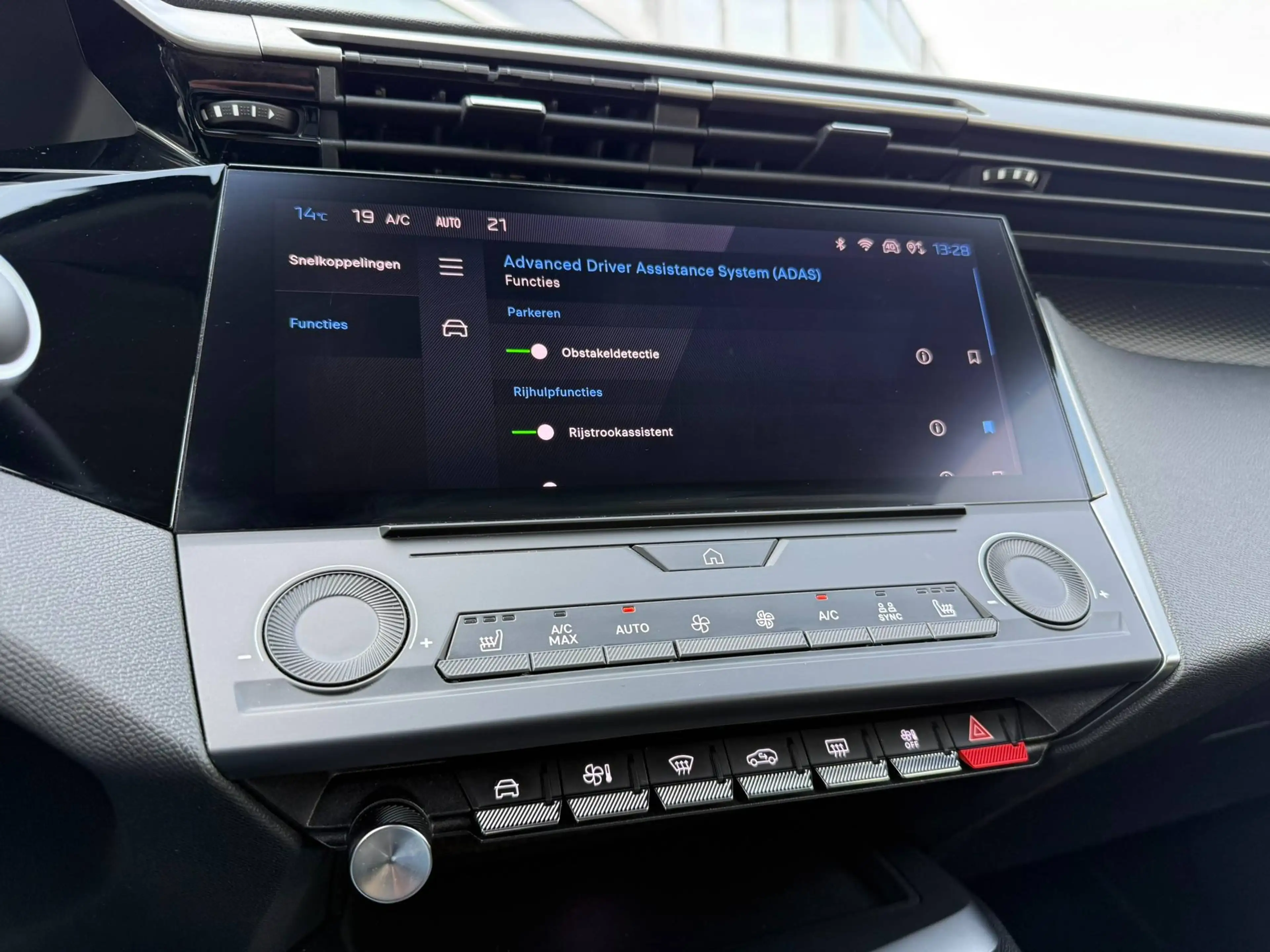 Peugeot 308 AUTOMAAT / CARPLAY / SENSOREN / NAVI /AIRCO / — photo 27