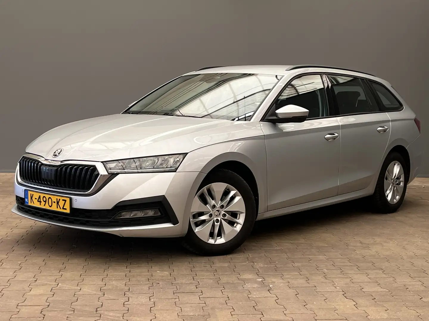 Skoda Octavia Combi 1.0 e-TSI 110pk Business Edition Trekhaak | Grijs - 1