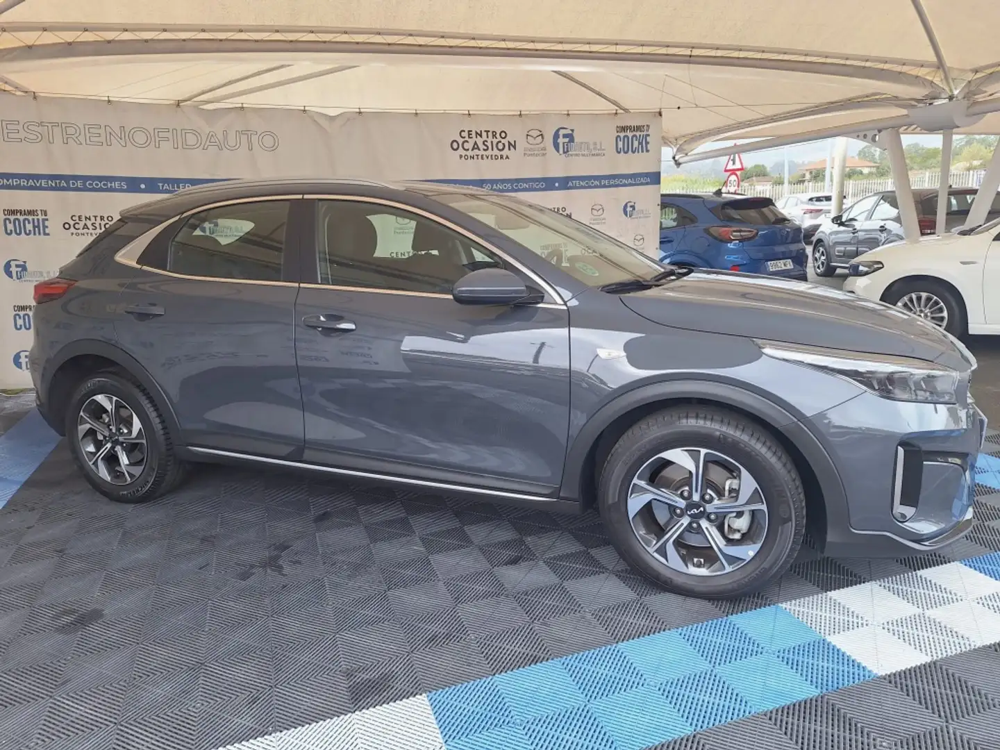 Kia XCeed 1.0 T-GDi Drive Gris - 1