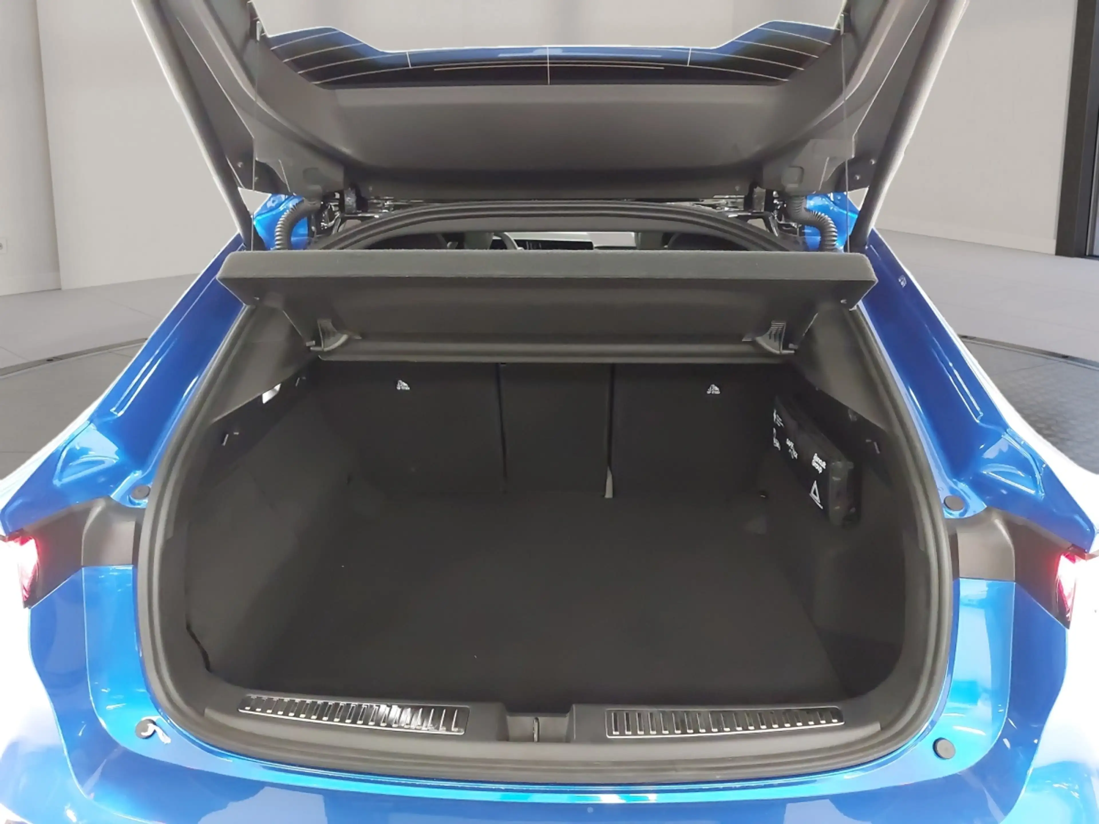 Renault Rafale Atelier Alpine Hyper Hybrid E-Tech 4x4 300 — photo 11
