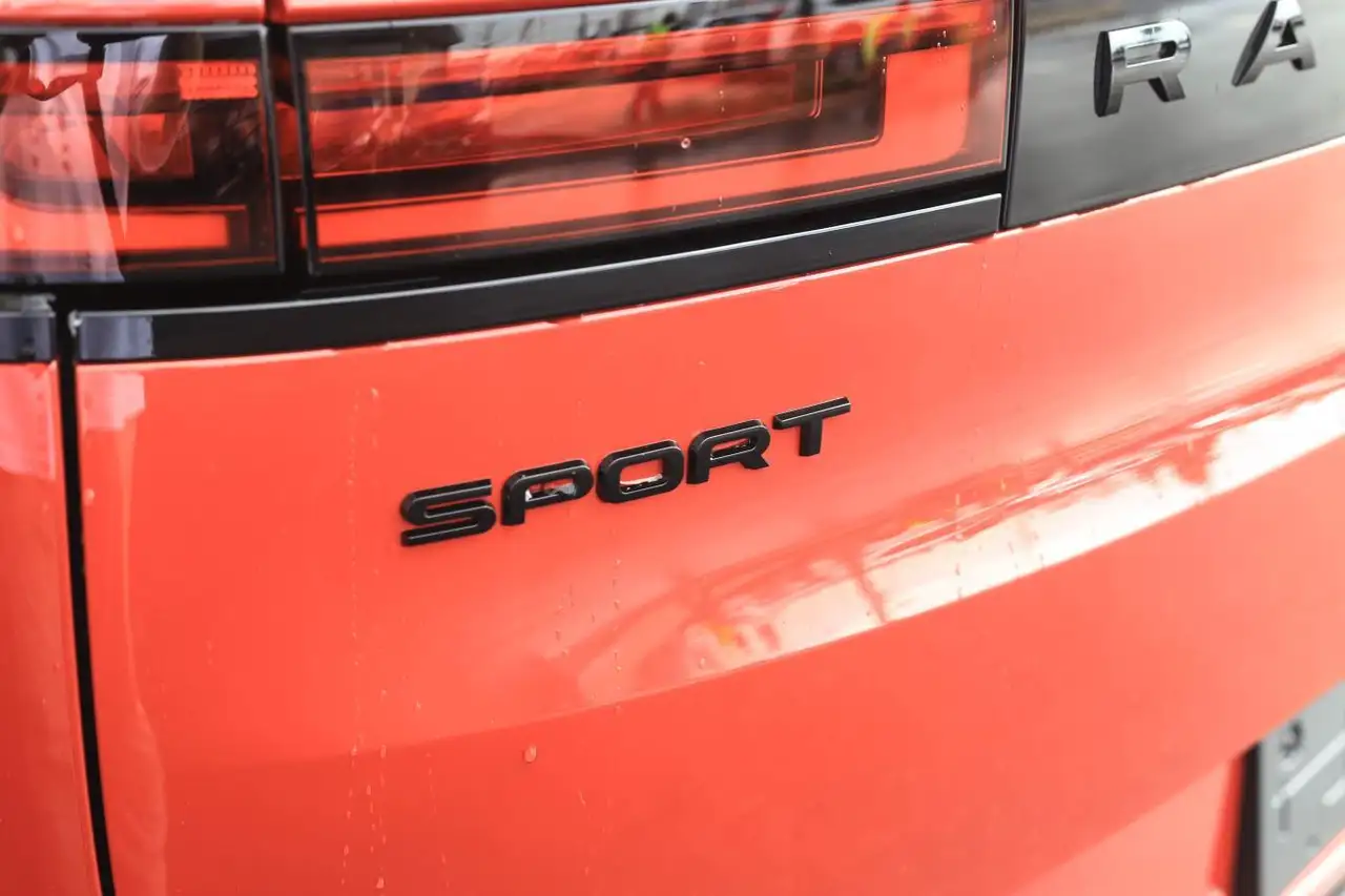 Land Rover Range Rover Sport снимка Land Rover Range Rover Sport