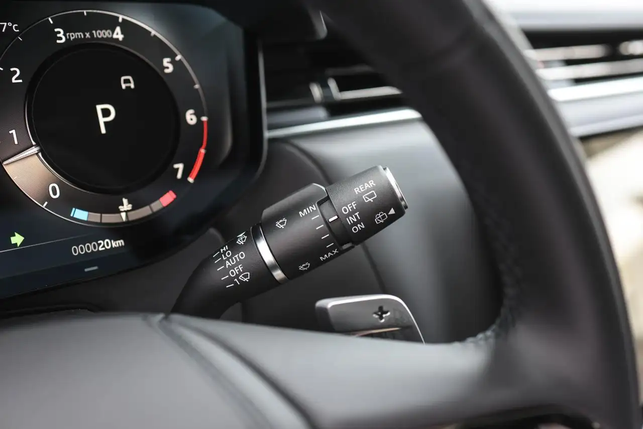 Land Rover Range Rover Sport снимка Land Rover Range Rover Sport