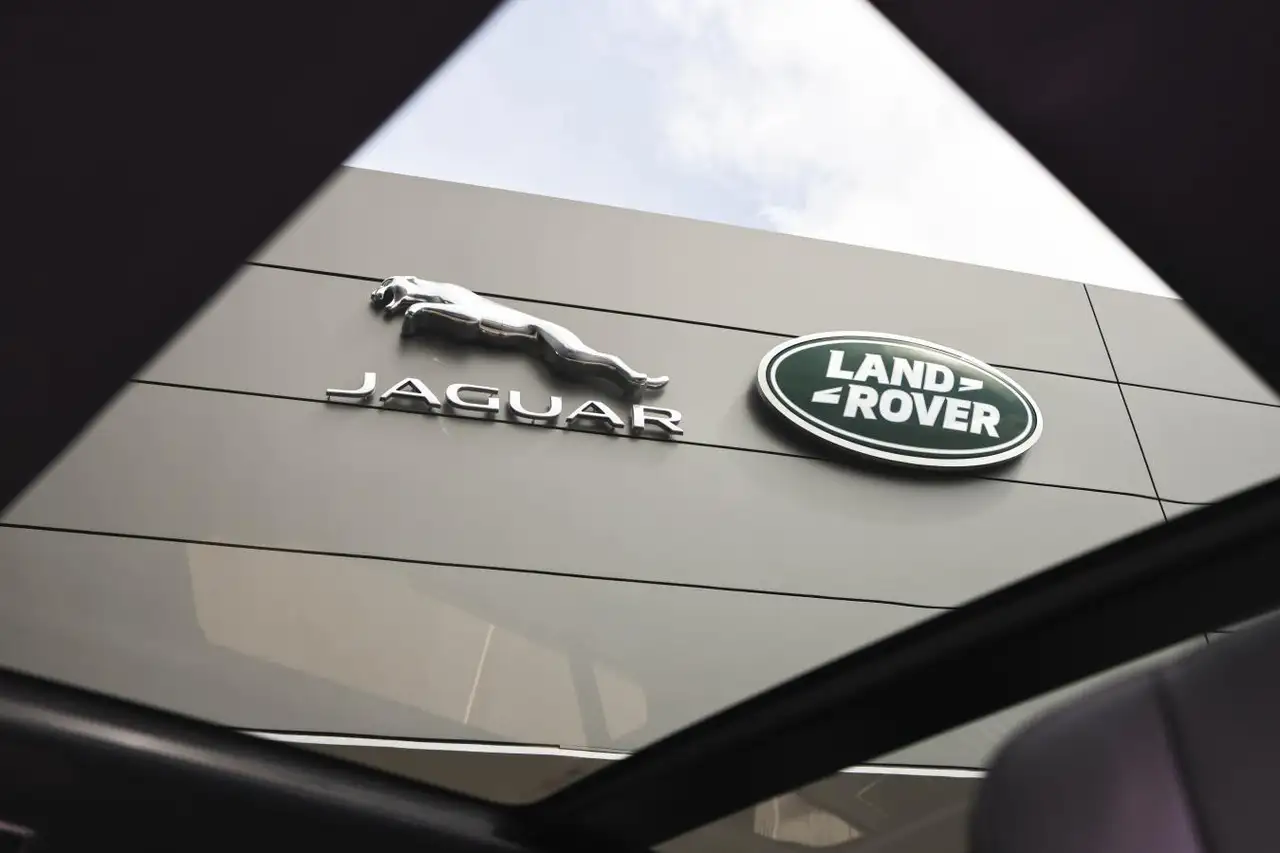Land Rover Range Rover Sport снимка Land Rover Range Rover Sport