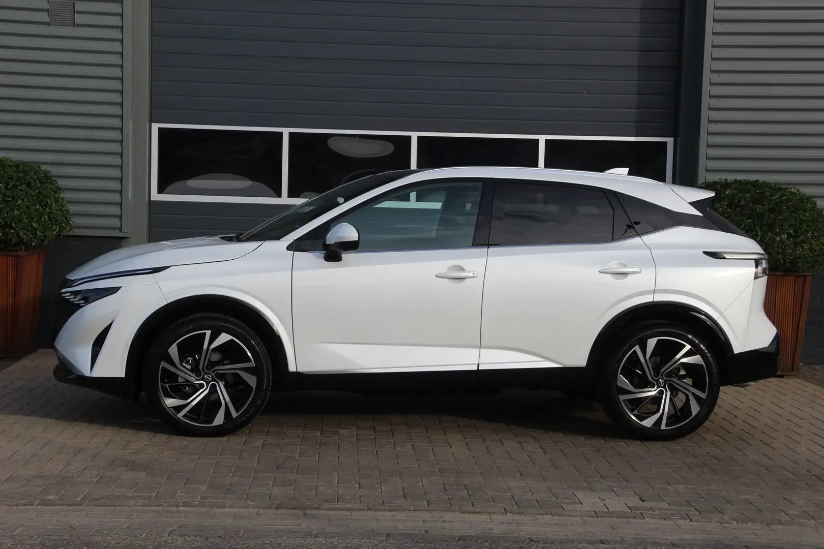 Nissan Qashqai 1.3 MHEV DIG-T Xtronic Tekna Plus | Pano-Dak | HUD Weiß - 2