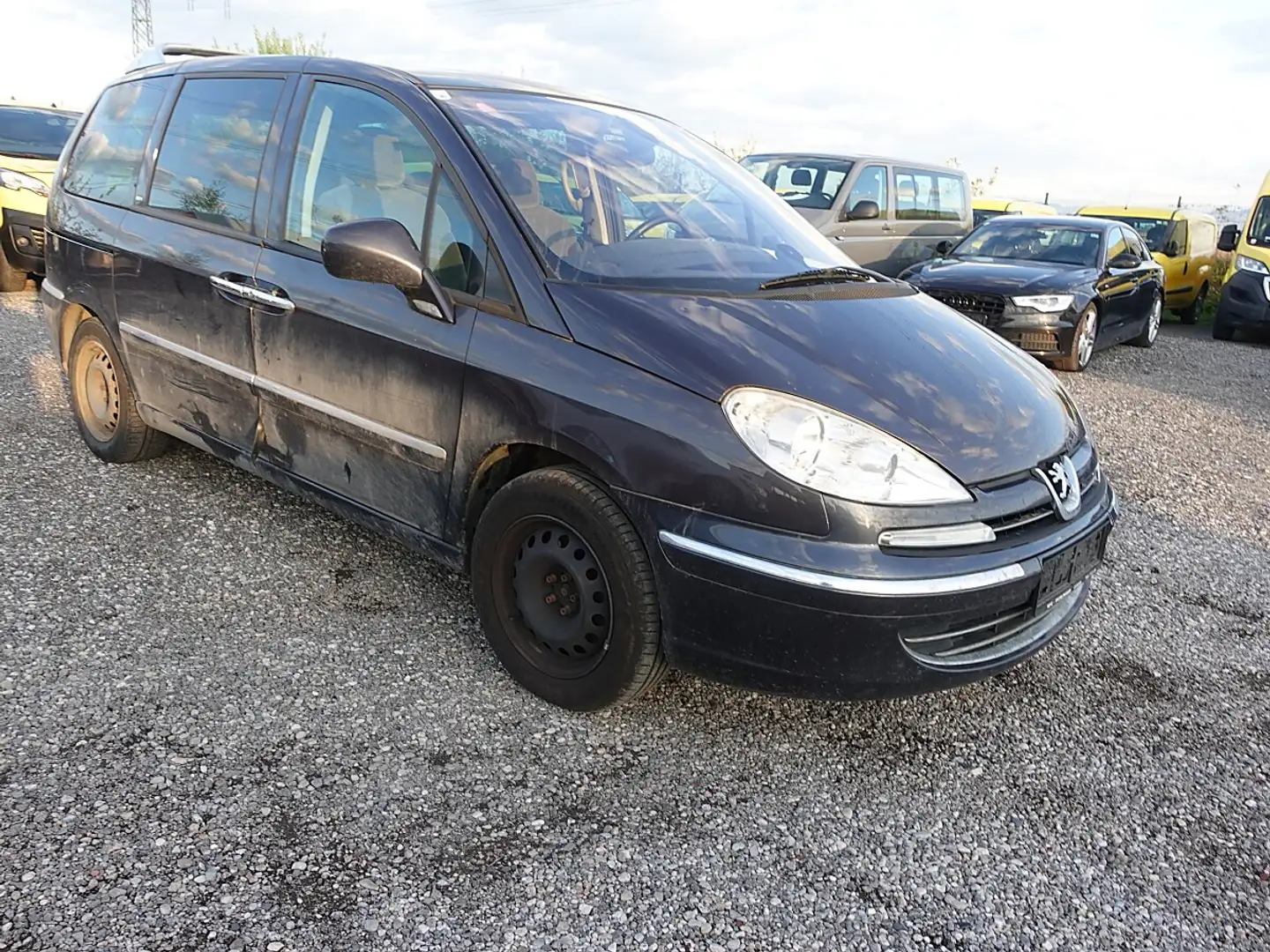 Peugeot 807 2,0 HDi Grau - 1