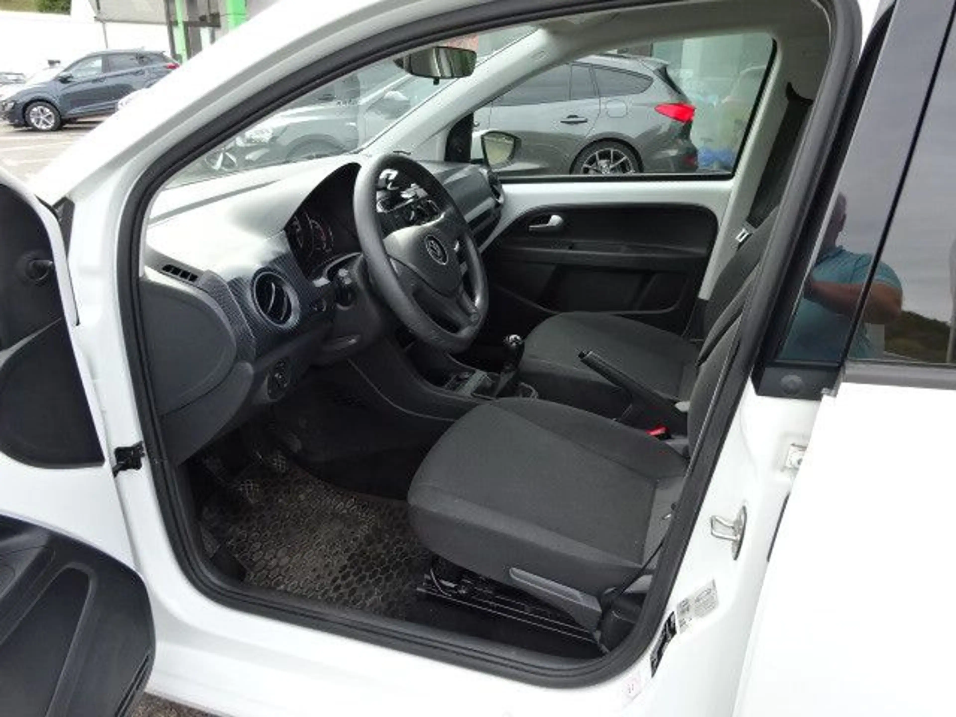 Volkswagen up! 1.0 CNG Erdgas up! RFK*Handy*5-türig*Klima*P — photo 4