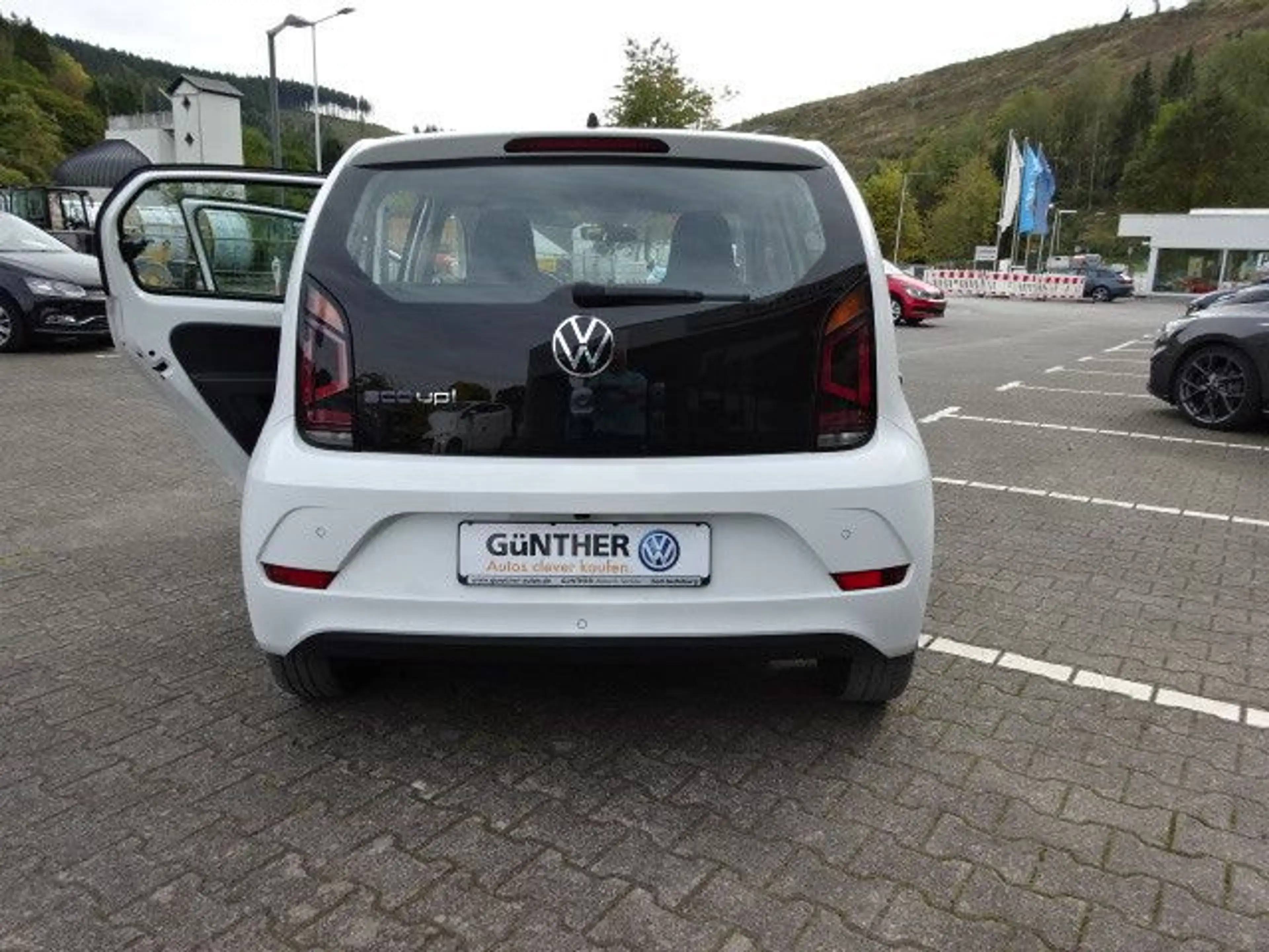 Volkswagen up! 1.0 CNG Erdgas up! RFK*Handy*5-türig*Klima*P — photo 6