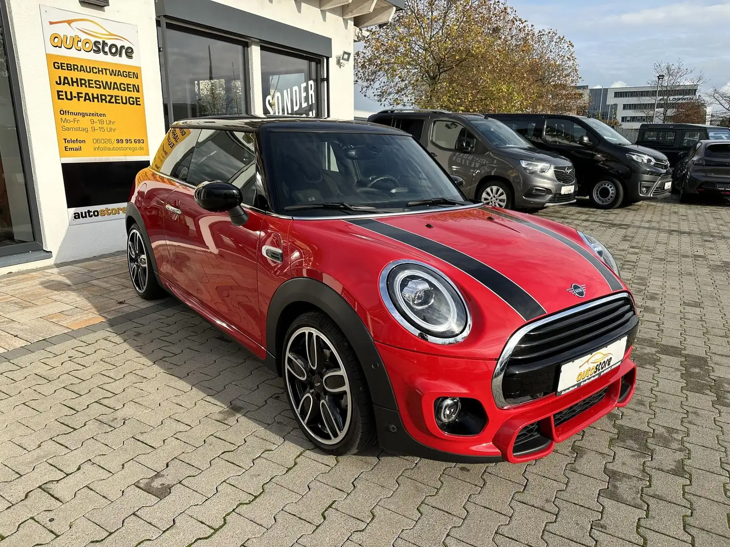 MINI Cooper 100 kW (136 PS), Autom. 6-Gang, Frontantrieb Rot - 2