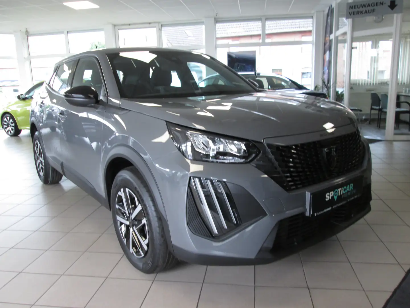 Peugeot 2008 ALLURE PURETECH 130 EAT8 Grau - 2