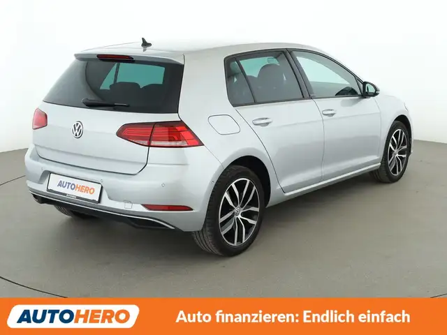 Volkswagen Golf view 6