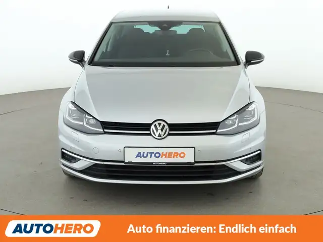 Volkswagen Golf view 9