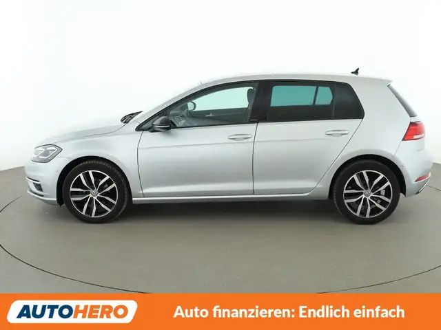 Volkswagen Golf view 3