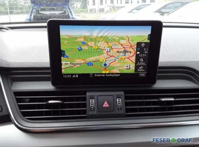 Audi Q5 view 7