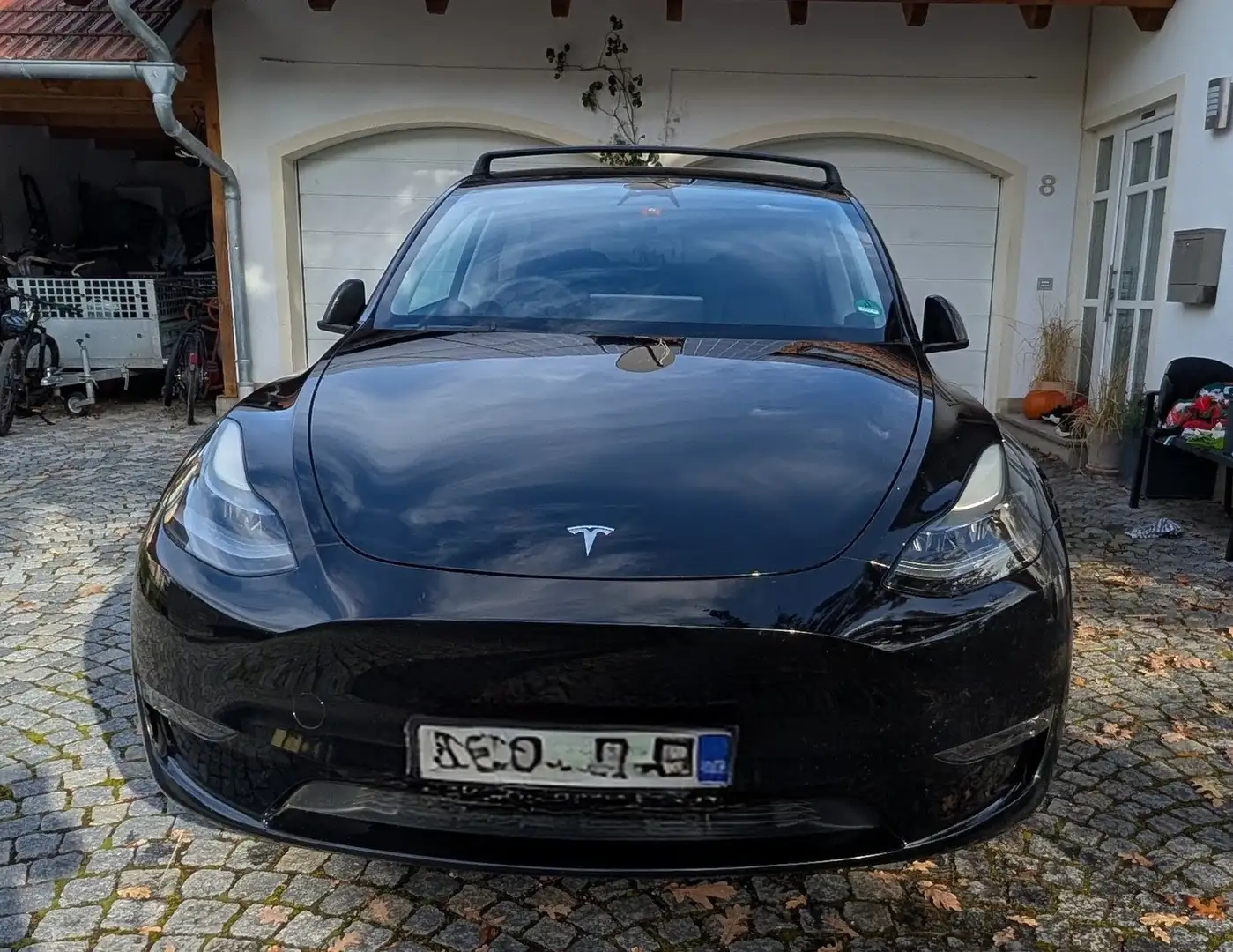Tesla Model Y Long Range Dual Motor AWD - 1