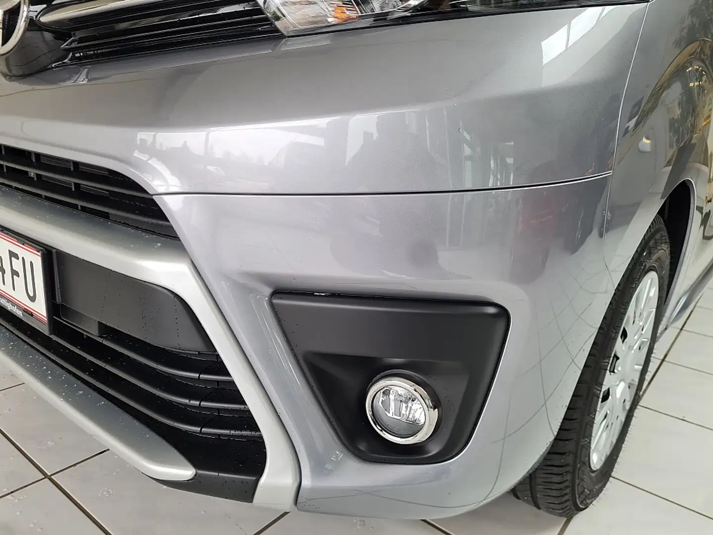 Toyota Proace Verso 2,0 D-4D 145 Lang Shuttle Silver - 2