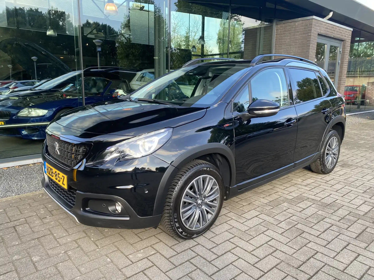Peugeot 2008 1.2 PureTech GT-Line Automaat Panoramadak Zwart - 2