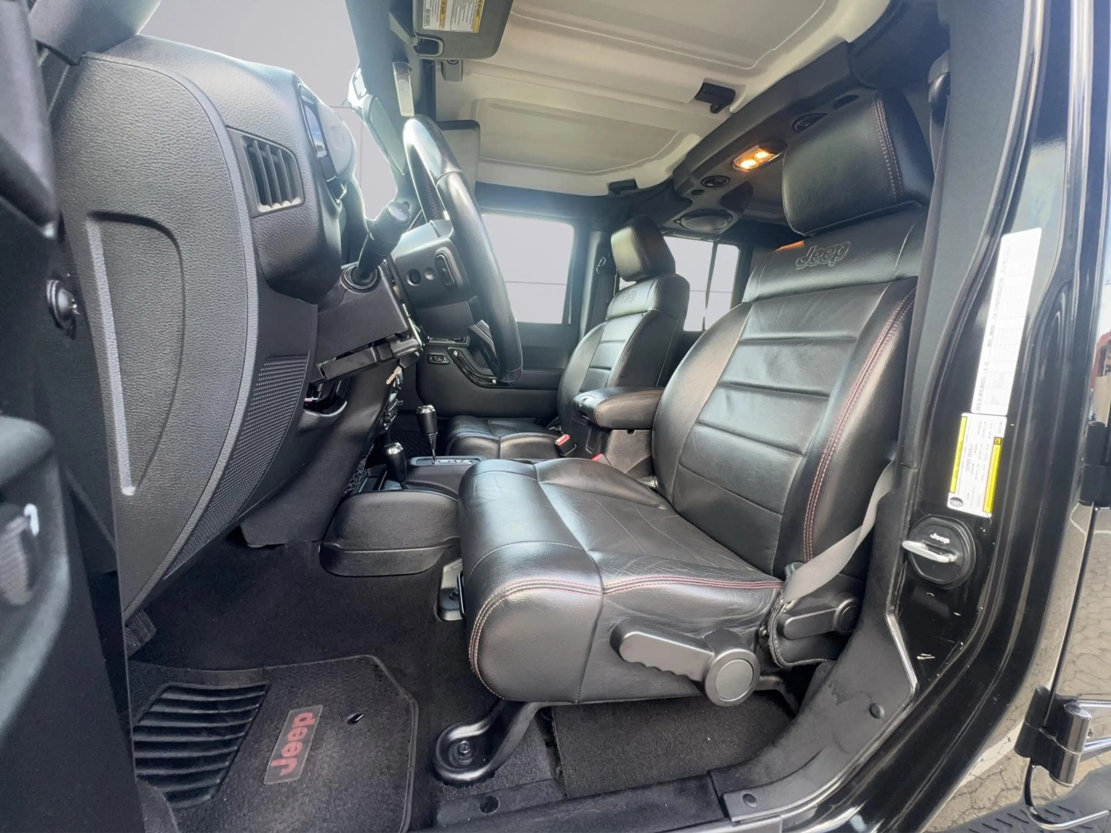 Jeep Wrangler 3.6 LED LEDER BAWARRION PDC INFINITY AHK — photo 15
