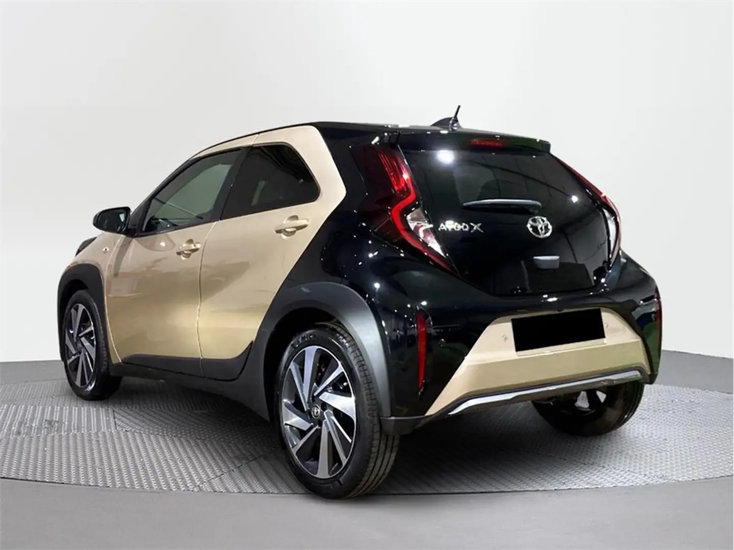 Toyota Aygo X 1.0 VVT-I 72CV Chic - 2