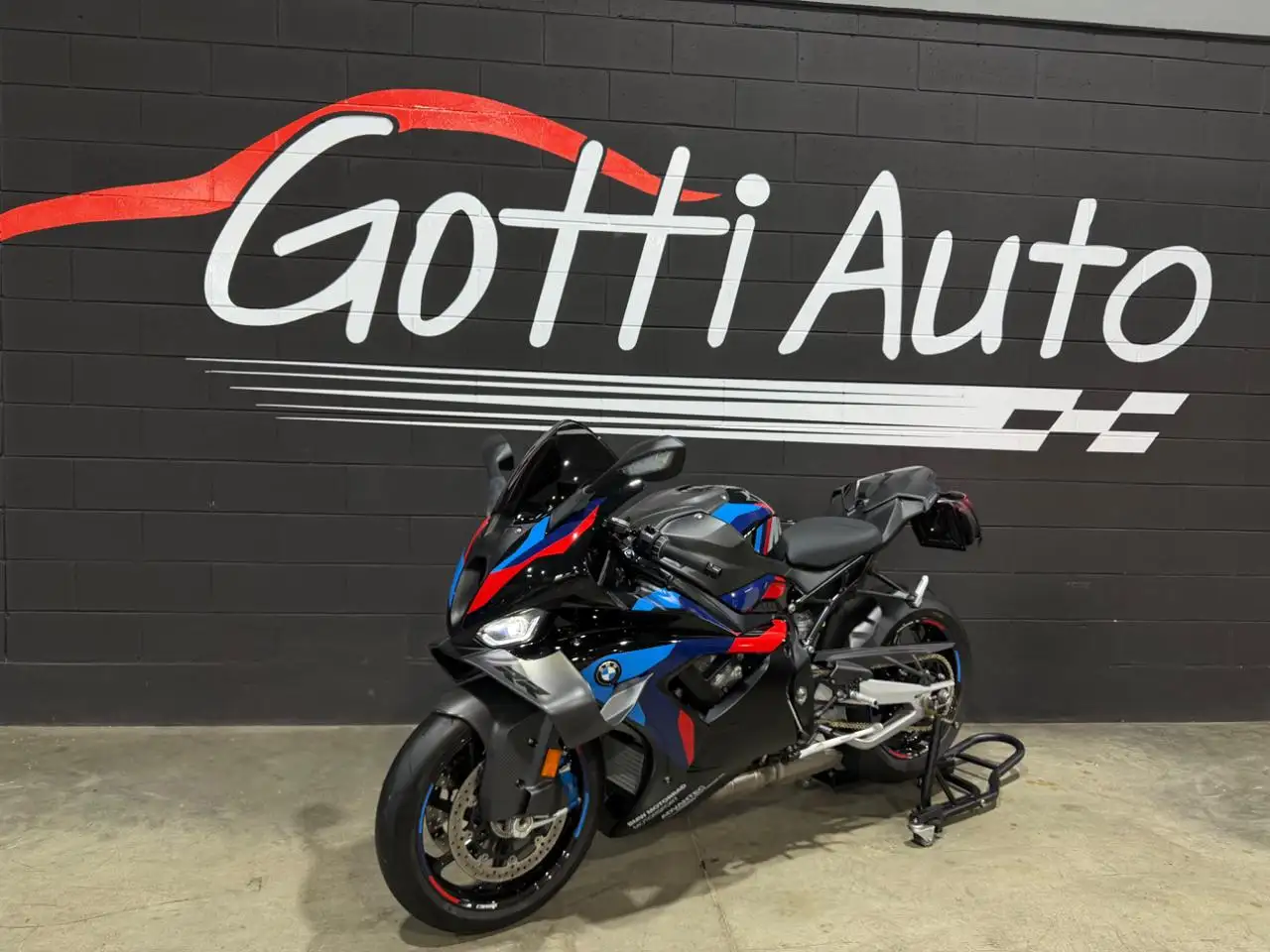 BMW M 1000 RR