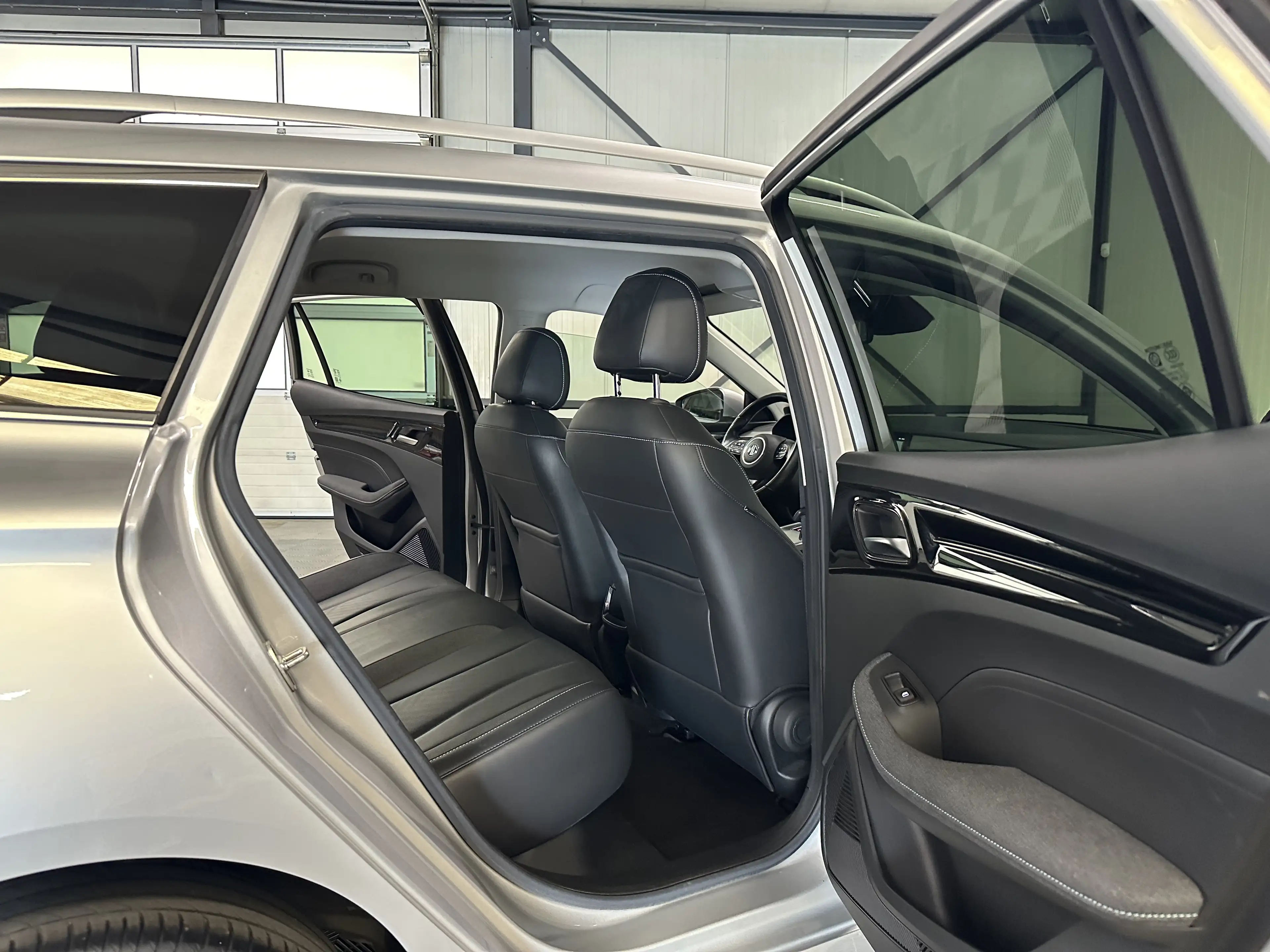 MG MG5 Electric Standard Range Luxury 50kWh SOH 84% | Lee — photo 5