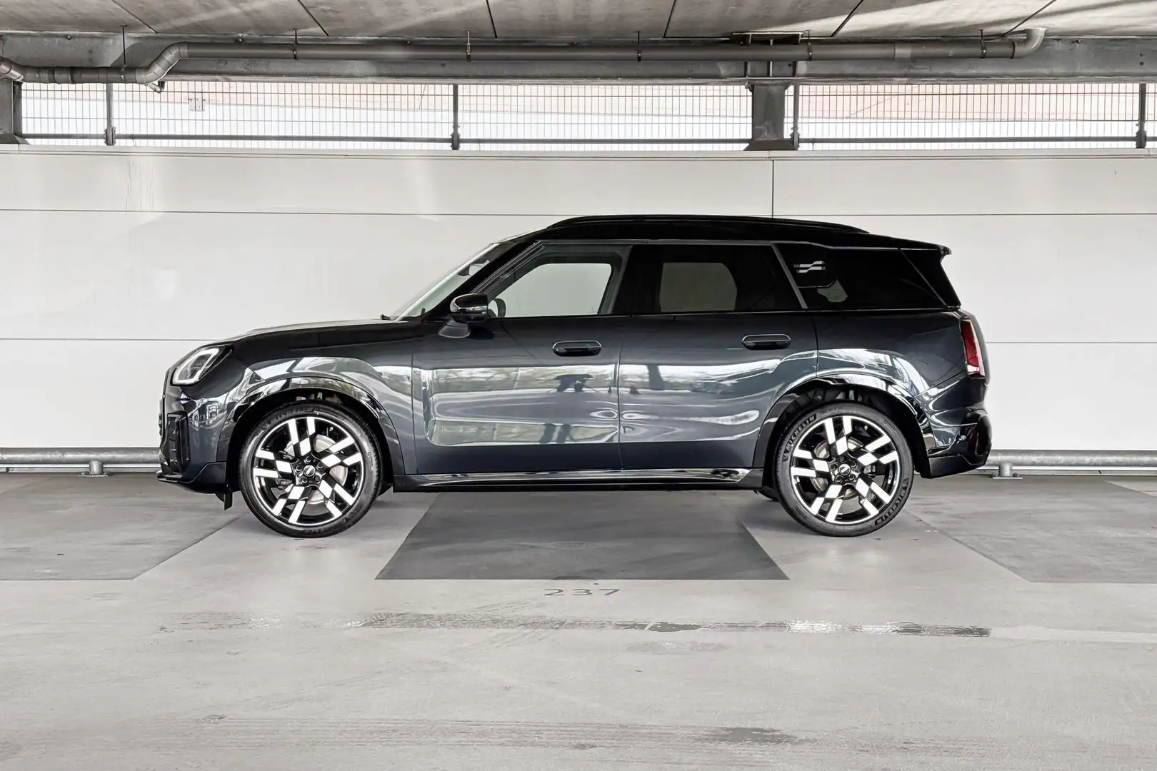 MINI John Cooper Works Countryman 1.5 C XL Grijs - 2