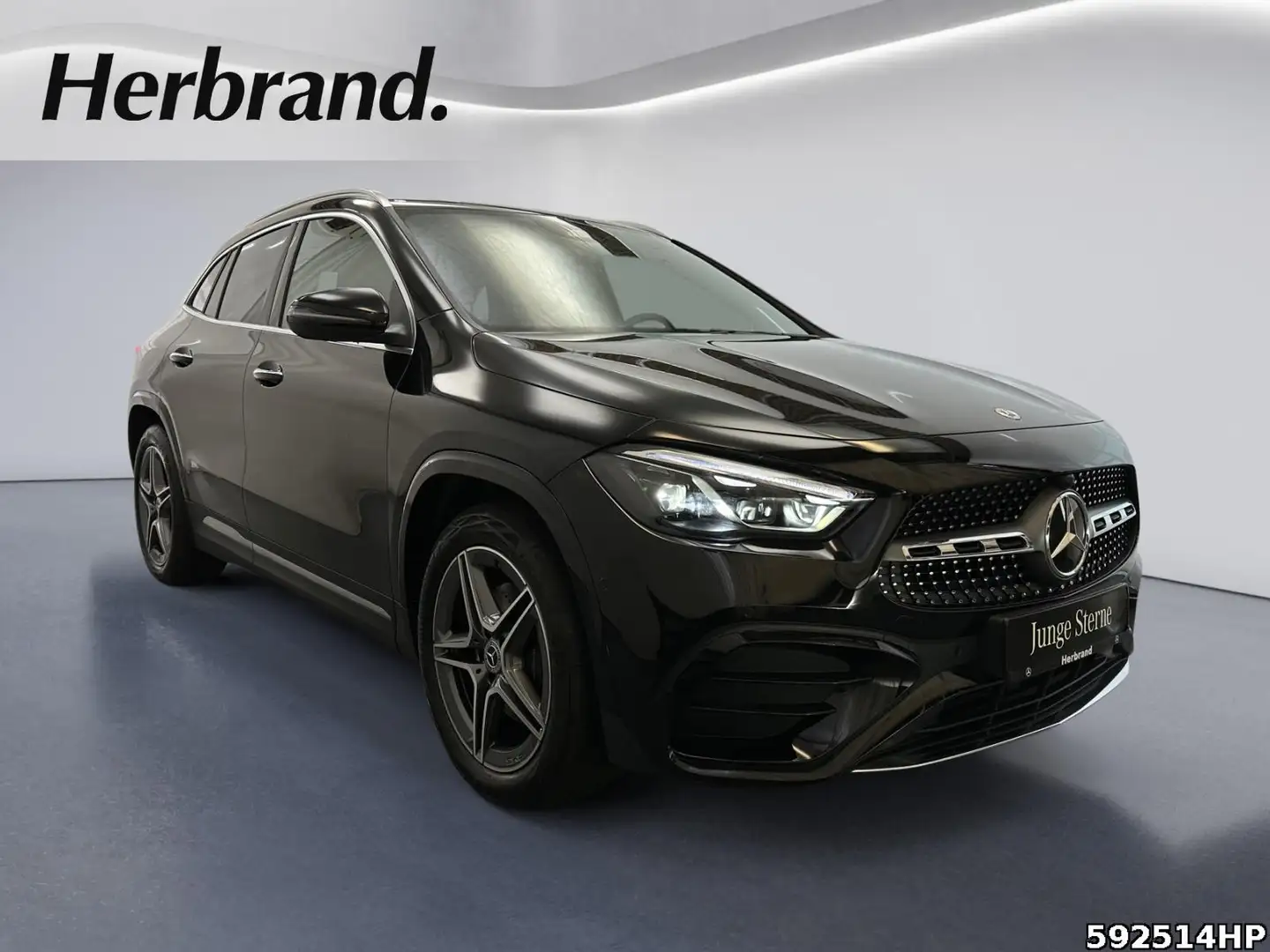Mercedes-Benz GLA 200 d AMG DISTRONIC MULTIBEAM AHK KEYLESS-GO Schwarz - 2