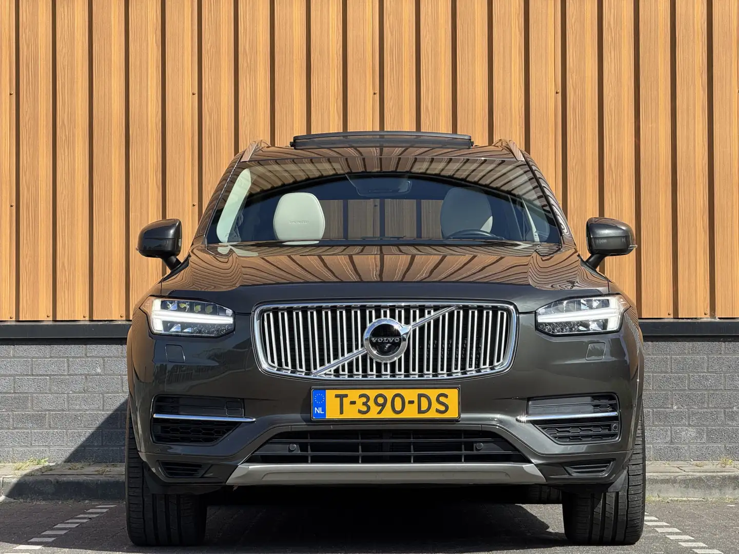 Volvo XC90 2.0 T8 Twin Engine AWD Inscription | 7 Persoons | Grijs - 2