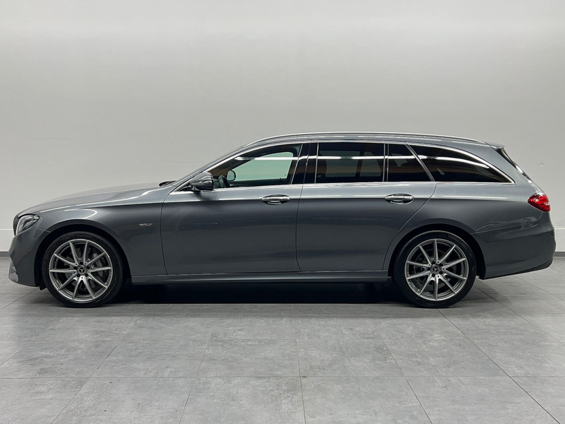 Mercedes-Benz E 400 d-T 4Matic*AMG*Pano*AHK*Multibeam*Kamera* — photo 3