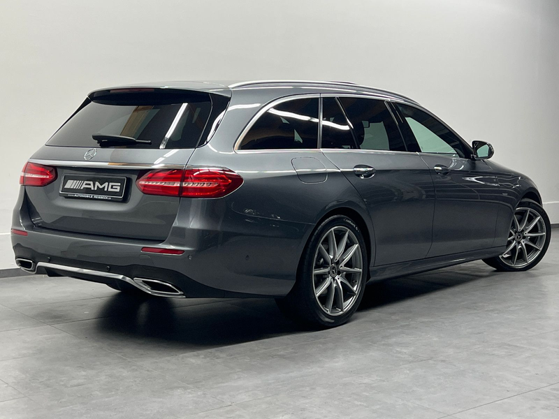 Mercedes-Benz E 400 d-T 4Matic*AMG*Pano*AHK*Multibeam*Kamera* — photo 7